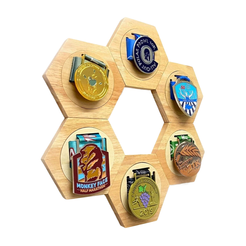 Wooden Medal Display Stand Hex - Aquatic Sports Hat のレビューと価格